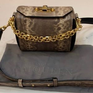ALEXANDER MCOUEEN BOX BAG 16
TAUPE BEIGE W/GOLD